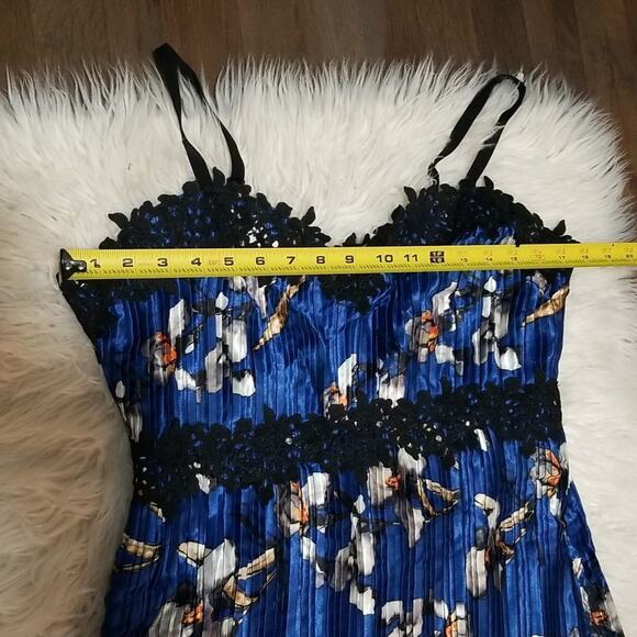 NWT Foxiedox Blue Floral Carmella Pleated Midi Dress - Picture 13 of 15